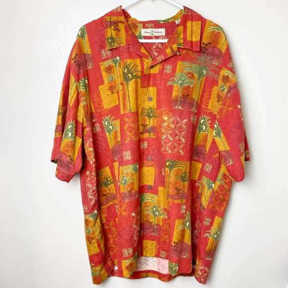 Tommy Bahama Other - 🌻 Tommy Bahama | Silk Patterned Button Down